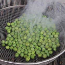 Poêle perforée en acier inoxydable pour cuisson a la braise 2