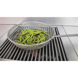 Poele perforée pour cuisson a la braise 2