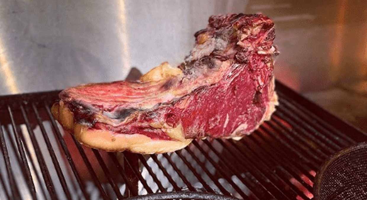 La parrilla reaviva la llama